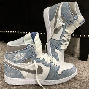 NIKE AIR JORDAN 1 RETRO OG 'HYPER ROYAL' RAFFLE